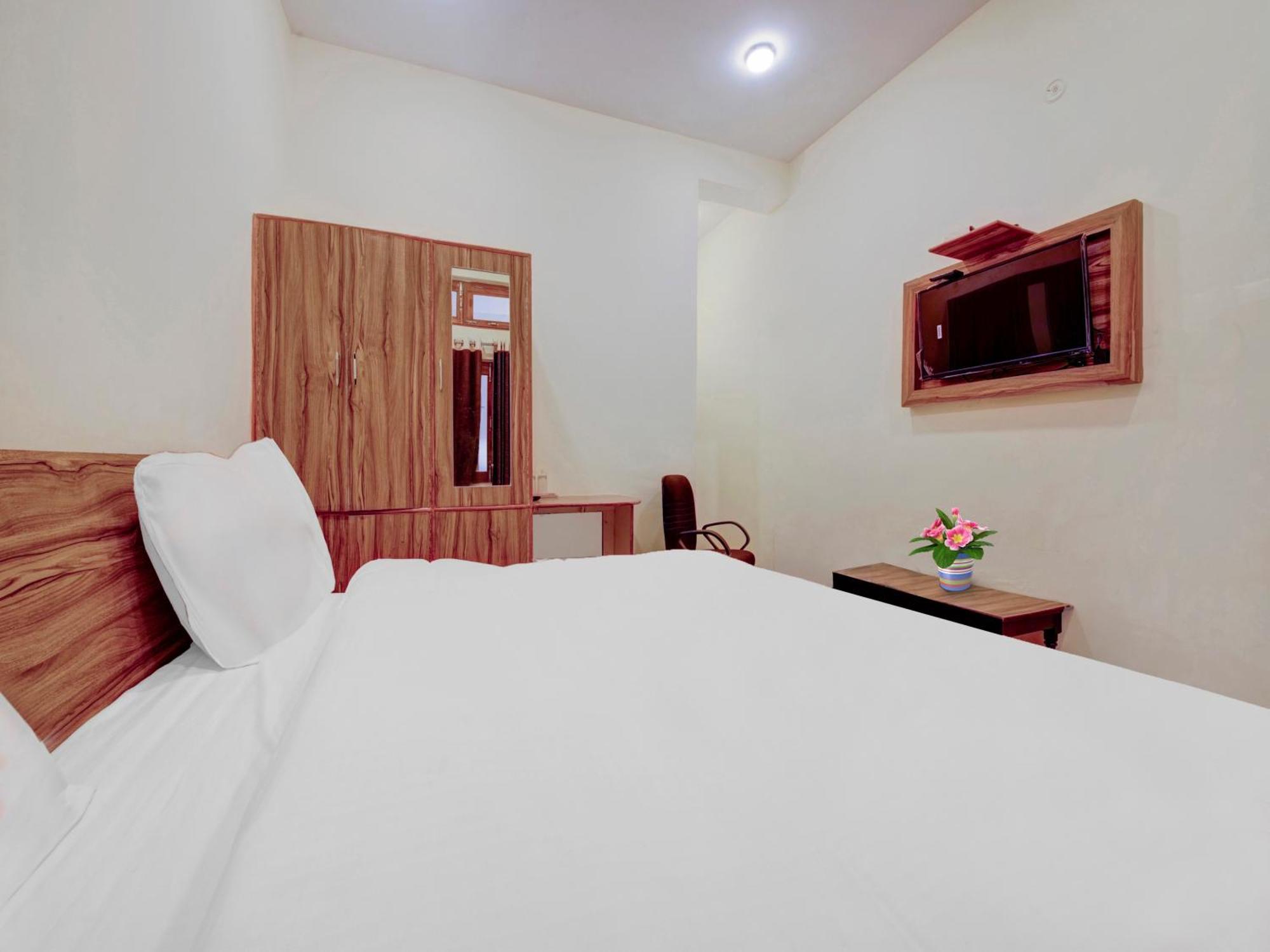 Hotel Kailasha Uttarkāshi Zewnętrze zdjęcie